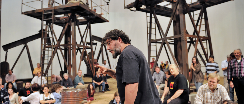 Jos Cura as stage designer and director in the 2010 Karlsruhe production of Samson et Dalila.